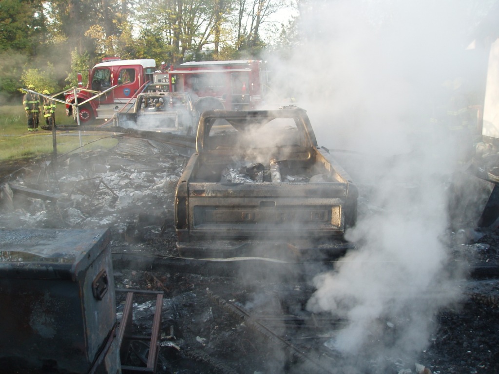 loading Gallery/Action//Garage Fire 10may2011/fullsize/P1010114.JPG... or select a thumbnail